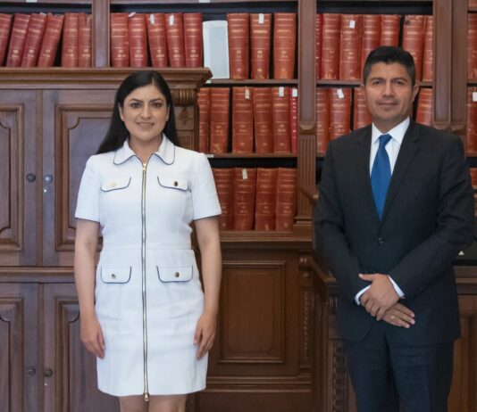 Primera reunión de transición entre Claudia Rivera Vivanco y Eduardo Rivera Pérez.