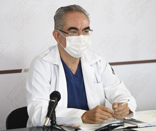 Llega a Puebla medio millón de vacunas de AstraZeneca y SinoVac, reporta Salud