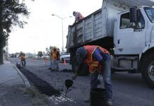 Arranca Secretaría de Infraestructura bacheo en bulevar Valsequillo del municipio de Puebla.