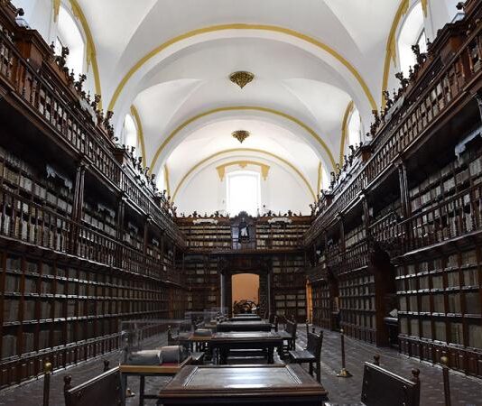 Con exposición, Cultura celebra el 375 Aniversario de la Biblioteca Palafoxiana