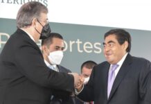 El gobernador y el titular de la SRE, Marcelo Ebrard, inauguraron la Oficina de Pasaportes Puebla en la explanada de la plaza comercial Paseo de San Francisco