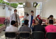 Unen esfuerzos INM e IMSS en Chiapas para vacunar a personas migrantes