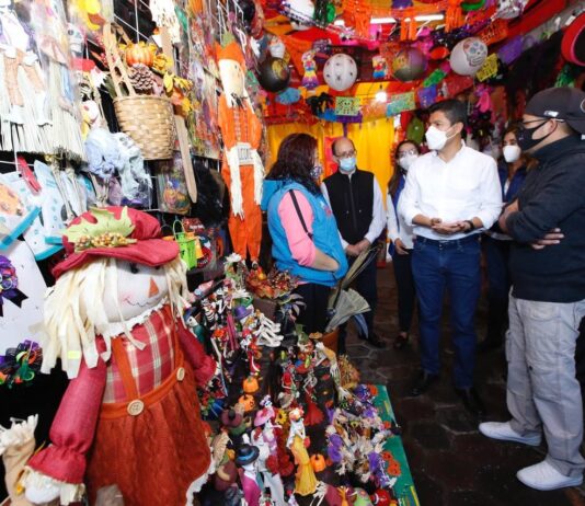 Ayuntamiento de Puebla inicia caminatas por la reactivación económica.