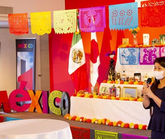 Llegan productos “Orgullo Puebla” a Japón para festejo de Día de Muertos.
