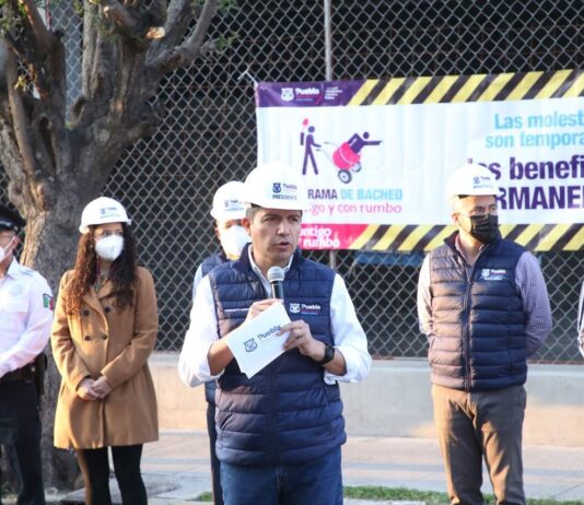 Eduardo Rivera Pérez supervisa arranque del programa de bacheo.