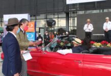 Exhibe Ciudad Modelo más de 200 autos clásicos y deportivos