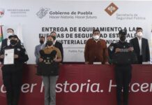 Analiza Estado compra de mil patrullas y ambulancias para municipios, adelanta MBH
