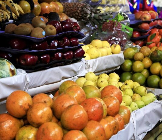 Ayuntamiento de Puebla promueve comprar en mercados locales.
