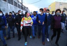 En el barrio de Santa Anita, Ayuntamiento de Puebla realiza caminata por la seguridad.