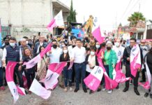 En Puebla vecinos ponen manos a la obra con el Ayuntamiento para mejorar su calle.