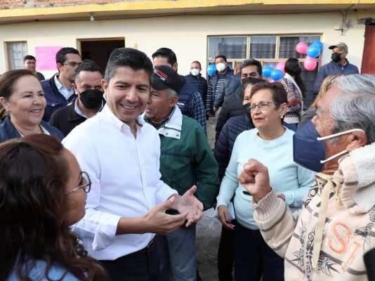 Eduardo Rivera continúa pavimentando calles con el Programa “Construyendo Contigo”