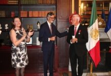 Titular del Instituto Nacional de Geriatría recibe Legión de Honor francesa