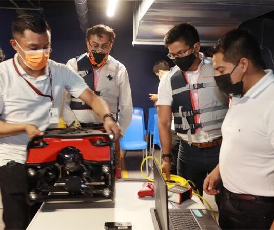 Capacita SEGOB a Comisión de Búsqueda en manejo de drone acuático
