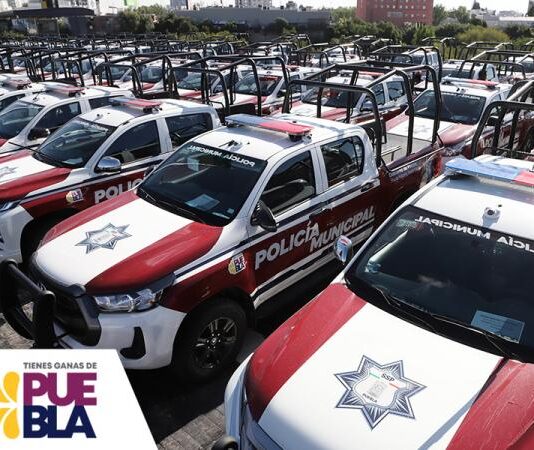 Gobierno del Estado entrega 100 patrullas y armamento