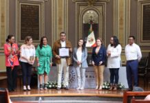 Congreso del Estado entrega reconocimiento a única científica poblana colaboradora de la NASA