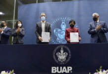 Entrega BUAP routers a estudiantes de complejos regionales