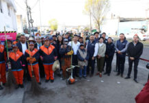 Eduardo Rivera encabeza los trabajos de limpieza de la avenida Alfredo Toxqui.