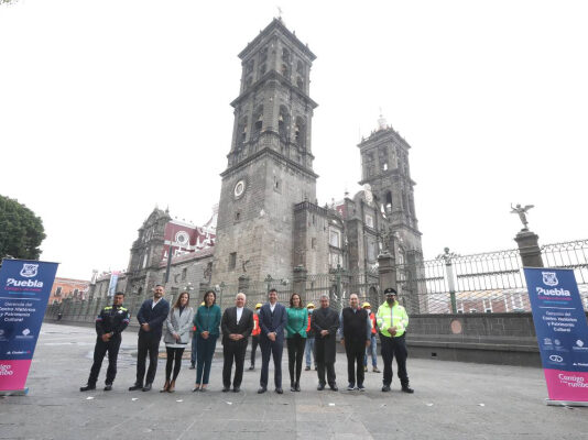 Ayuntamiento de Puebla pone en marcha mantenimiento a la Catedral.