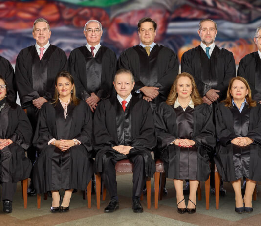 Ken Salazar se reúne con la Ministra Norma Lucía Piña Hernández.