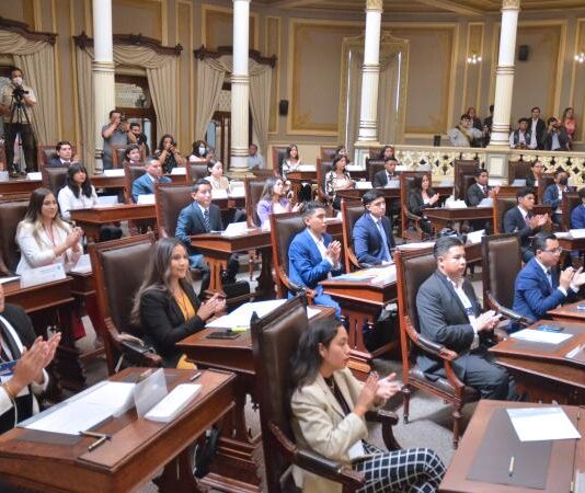 Con “Diputada y diputado por un día”, gobierno de Puebla fomenta espacios de expresión con jóvenes