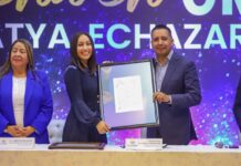 Entrega el Ayuntamiento de San Andrés Cholula Nombramiento de Visitante Distinguida a Katya Echazarreta