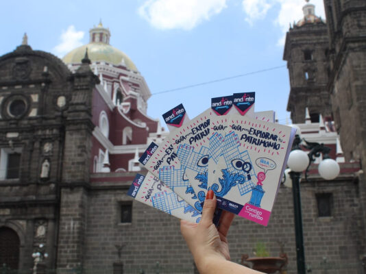 En Puebla capital se conmemora el Día Internacional del Peatón.