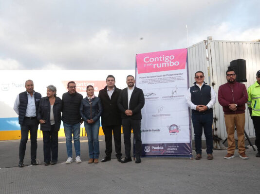 Ayuntamiento y Agua de Puebla firman convenio para regular descargas residuales del rastro capitalino