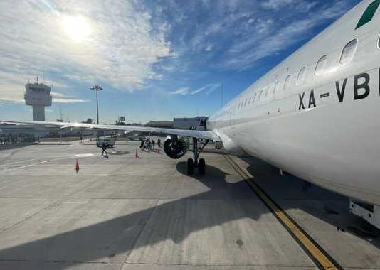 México recibe más de 19 millones de turistas internacionales vía aérea: Sectur.