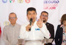 Lalo Rivera presenta su declaración 5 de 5 por una Puebla transparente.