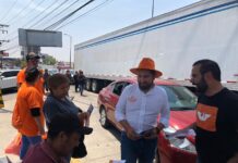 Eduardo covian reta a Víctor Galeazzi a un debate en San Andres Cholula