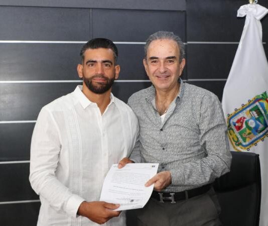 Designan a nuevo titular del Instituto Poblano del Deporte.