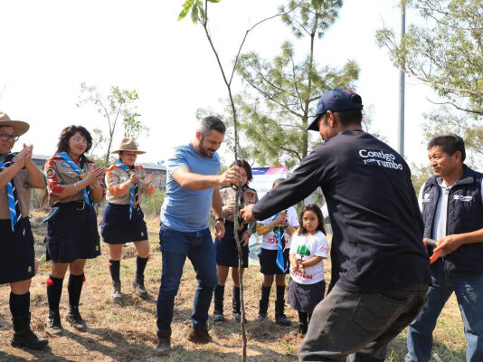 Ayuntamiento de Puebla arranca jornada de reforestación.
