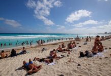 CONCANACO estima derrama económica de 893 mil millones de pesos por vacaciones de verano.