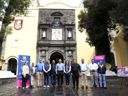 Gobierno municipal de Puebla da mantenimiento a fachadas de tres templos emblématicos.