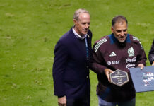 La Federación Mexicana de Futbol homenajeó a Alberto García Aspe