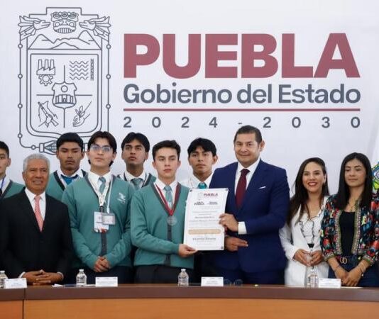 Talento de estudiantes poblanos brilla en Festival Académico Nacional