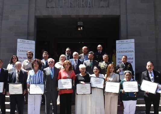 En el Día Mundial de la Salud, el secretario David Kershenobich reconoce a profesionales de la salud pública