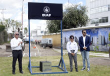 Rectora Lilia Cedillo coloca primera piedra de un nuevo edificio para la Preparatoria Lázaro Cárdenas del Río.