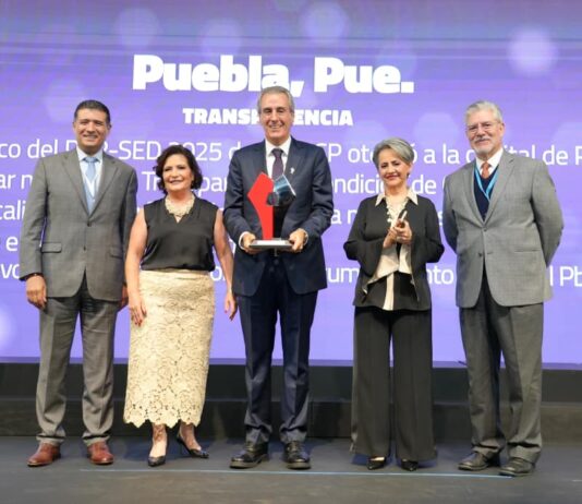Recibe Pepe Chedraui reconocimiento por calificación perfecta e histórica en transparencia y rendición de cuentas.