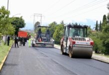 Armenta acelera la rehabilitación de calles con compra de módulos para pavimentación.