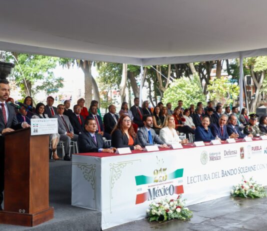 Dan lectura al bando solemne e inician actividades que conmemoran el mes patrio.