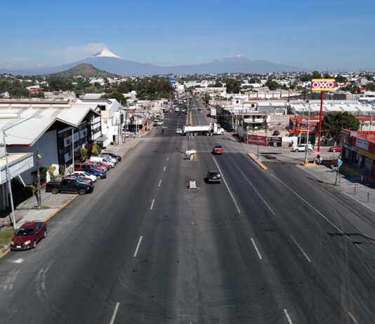 Más de 4 mil calles pavimentadas en Puebla capital, al cierre de 2025: Armenta.