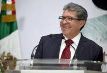 Monreal impulsa iniciativa en materia de cancelación y emisión de tarjetas por entidades financieras y comerciales.