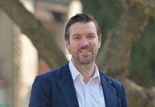 Académico UDLAP fue invitado a la embajada de Suecia para conversar sobre el Premio Nobel de Economía 2025