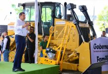 Con 16 módulos de maquinaria se realiza obra pública en los 217 municipios del estado de Puebla.