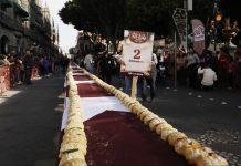 DIF Puebla Capital buscará superar récord Guinness con rosca de Reyes monumental.