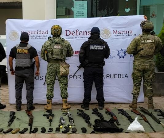 Aaseguran inmueble, presuntamente de “El bukanas”, con armamento y drogas.