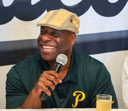 Pericos de Puebla presenta a Darryl Brinkley como su nuevo manager.