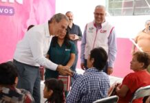 Pepe Chedraui, a través del programa “Oír para Vivir”, entrega 50 aparatos auditivos.