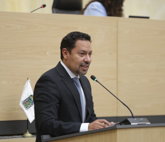Plantea Andrés Villegas que policías estatales y municipales cuenten con seguro médico y de vida.